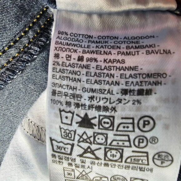 Levi's Denim Capri Jeans Women's Size 10 Stretch Dark Wash Button Pocket 28x19" - Picture 5 of 10